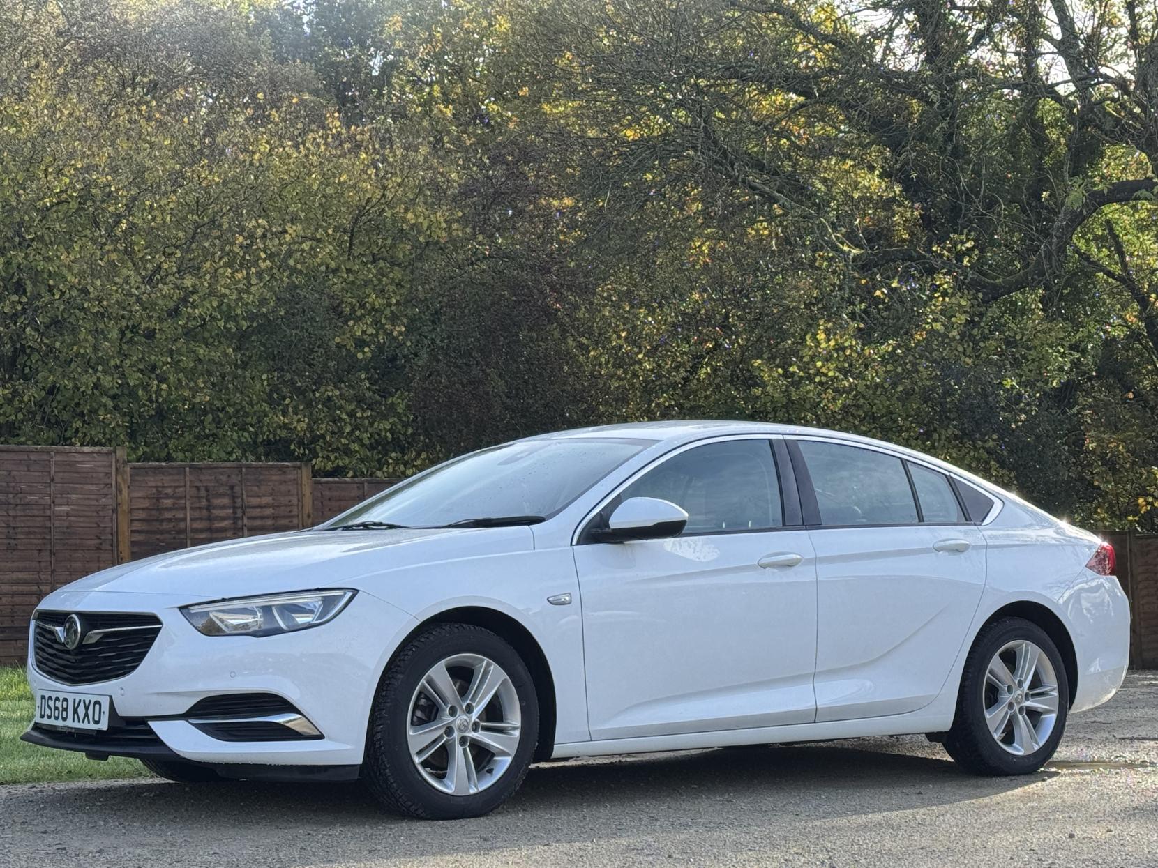 Vauxhall Insignia 1.6 Turbo D ecoTEC Tech Line Nav Grand Sport 5dr Diesel Manual Euro 6 (s/s) (110 ps)