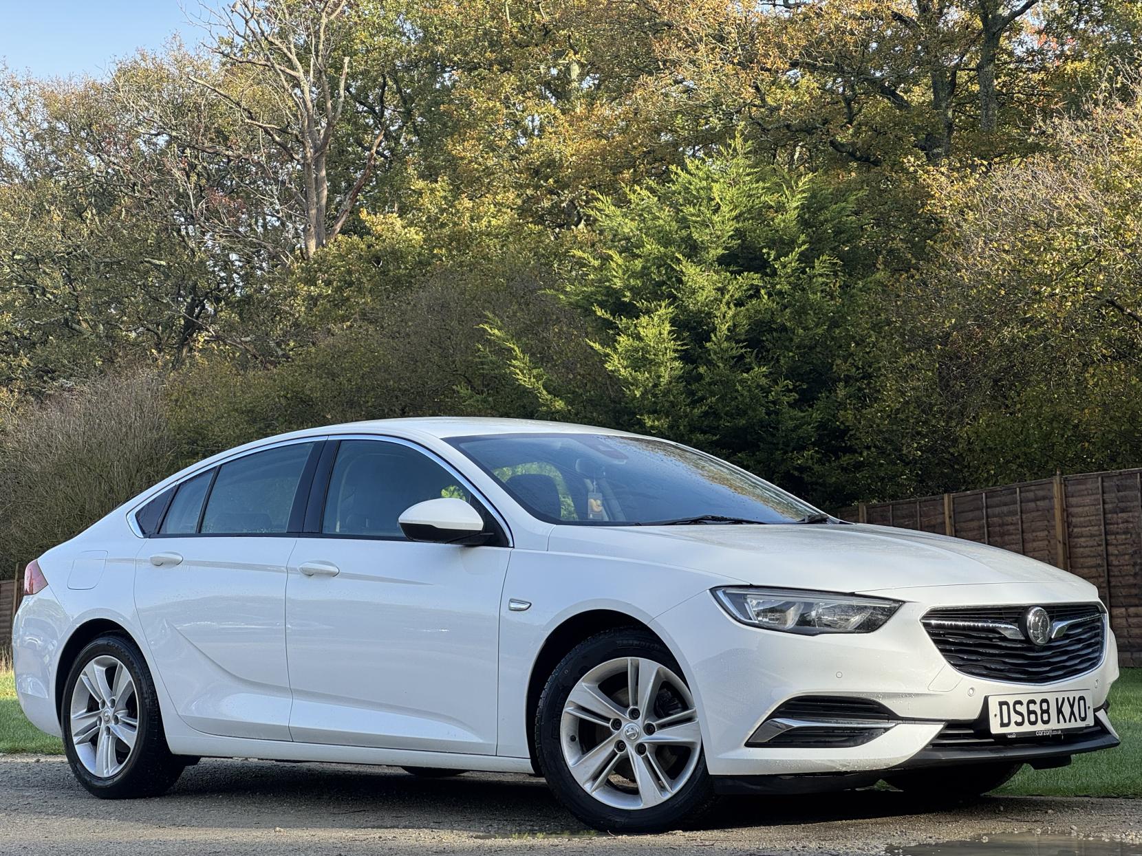 Vauxhall Insignia 1.6 Turbo D ecoTEC Tech Line Nav Grand Sport 5dr Diesel Manual Euro 6 (s/s) (110 ps)