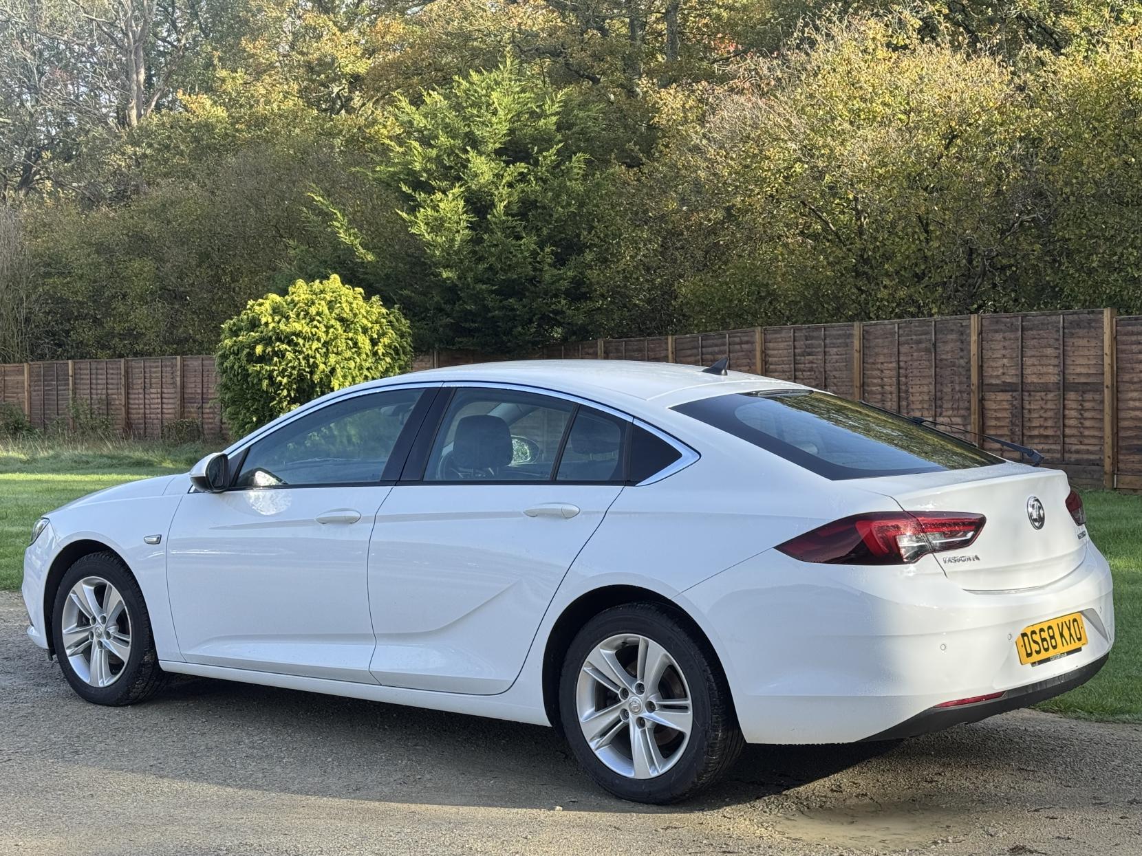 Vauxhall Insignia 1.6 Turbo D ecoTEC Tech Line Nav Grand Sport 5dr Diesel Manual Euro 6 (s/s) (110 ps)