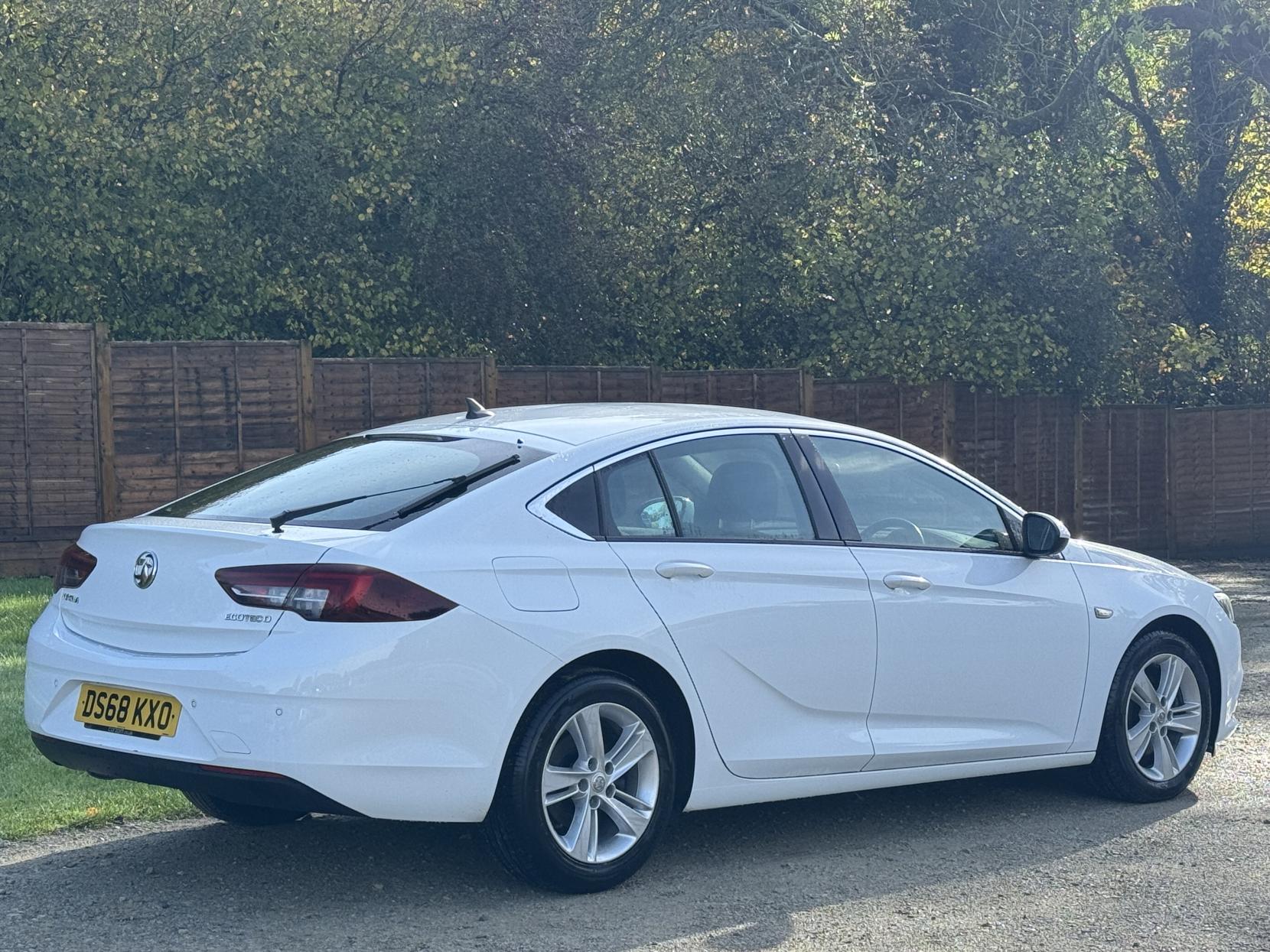 Vauxhall Insignia 1.6 Turbo D ecoTEC Tech Line Nav Grand Sport 5dr Diesel Manual Euro 6 (s/s) (110 ps)