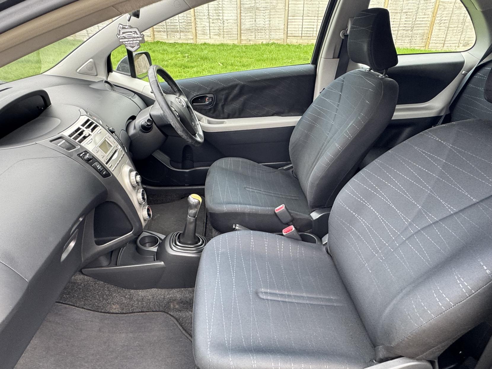 Toyota Yaris 1.4 D-4D Zinc Hatchback 3dr Diesel Manual (119 g/km, 88 bhp)