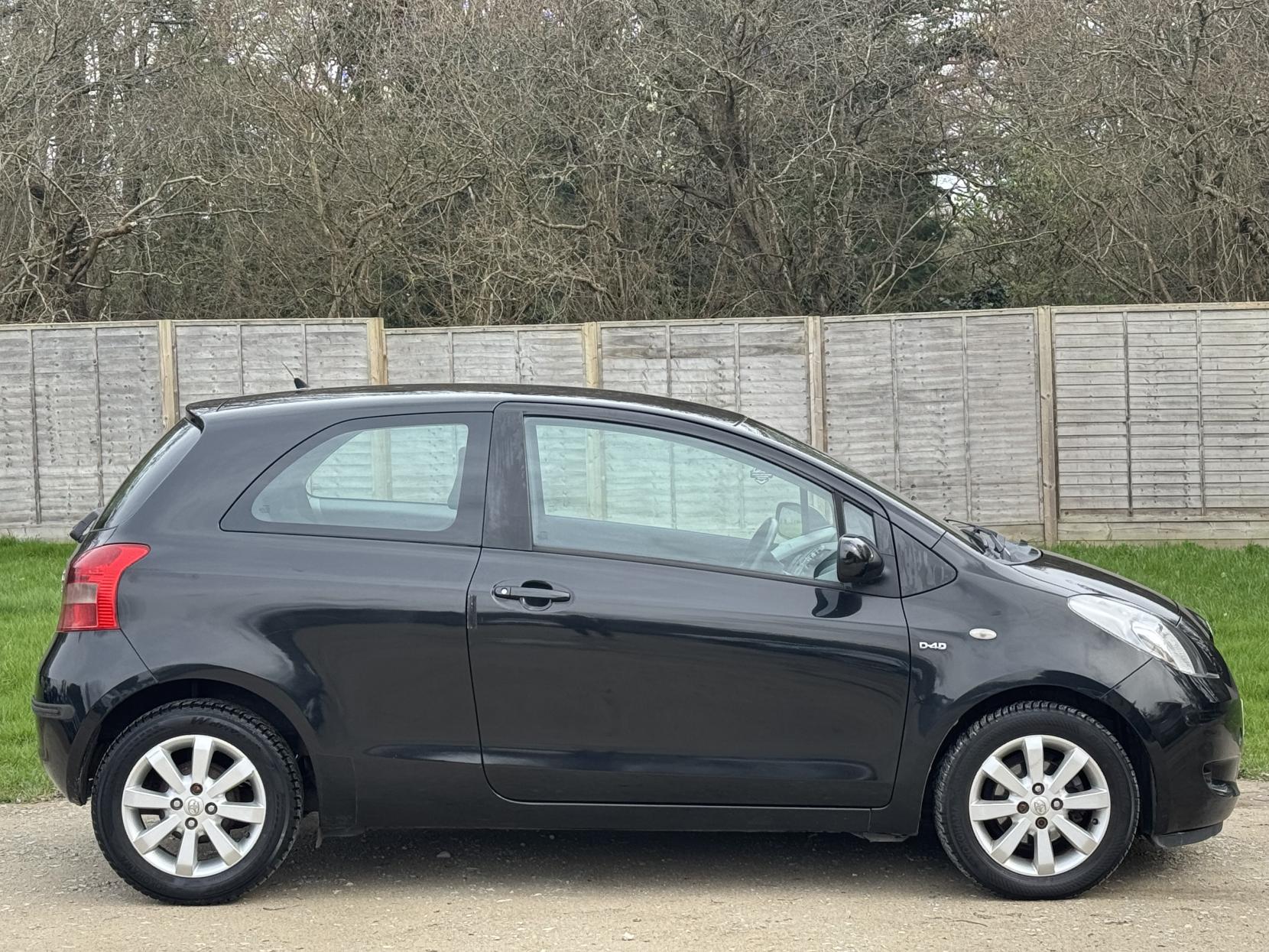 Toyota Yaris 1.4 D-4D Zinc Hatchback 3dr Diesel Manual (119 g/km, 88 bhp)