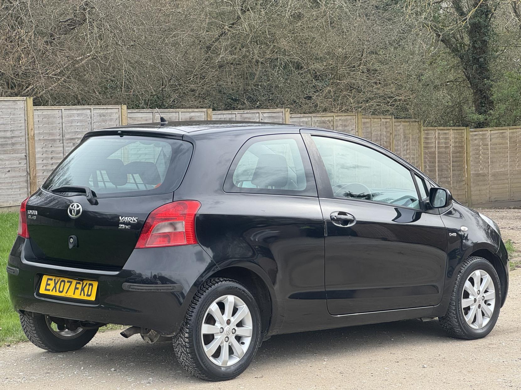 Toyota Yaris 1.4 D-4D Zinc Hatchback 3dr Diesel Manual (119 g/km, 88 bhp)