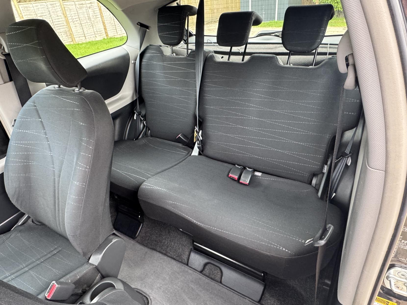 Toyota Yaris 1.4 D-4D Zinc Hatchback 3dr Diesel Manual (119 g/km, 88 bhp)