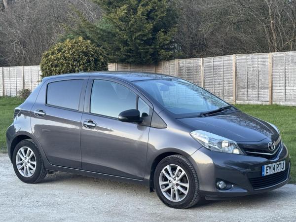 Toyota Yaris 1.33 Dual VVT-i Icon Plus Hatchback 5dr Petrol Manual Euro 5 (99 ps)