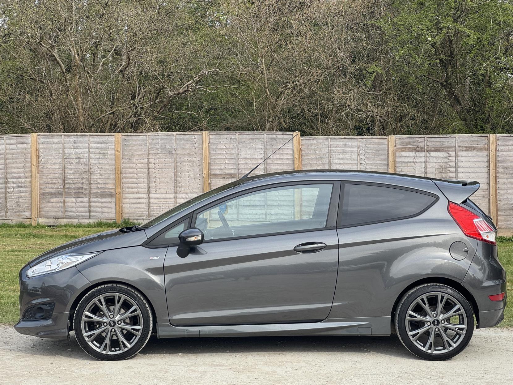Ford Fiesta 1.0T EcoBoost ST-Line Hatchback 3dr Petrol Manual Euro 6 (s/s) (100 ps)