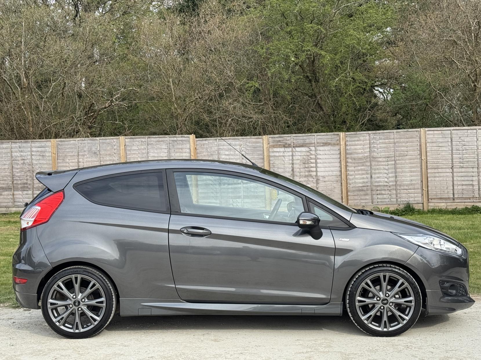 Ford Fiesta 1.0T EcoBoost ST-Line Hatchback 3dr Petrol Manual Euro 6 (s/s) (100 ps)