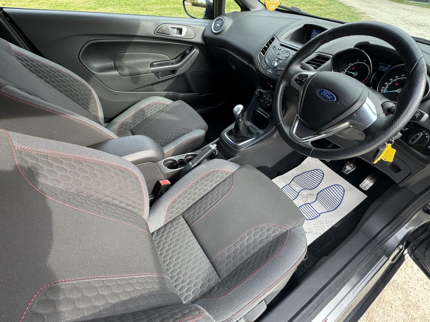 Ford Fiesta 1.0T EcoBoost ST-Line Hatchback 3dr Petrol Manual Euro 6 (s/s) (100 ps)