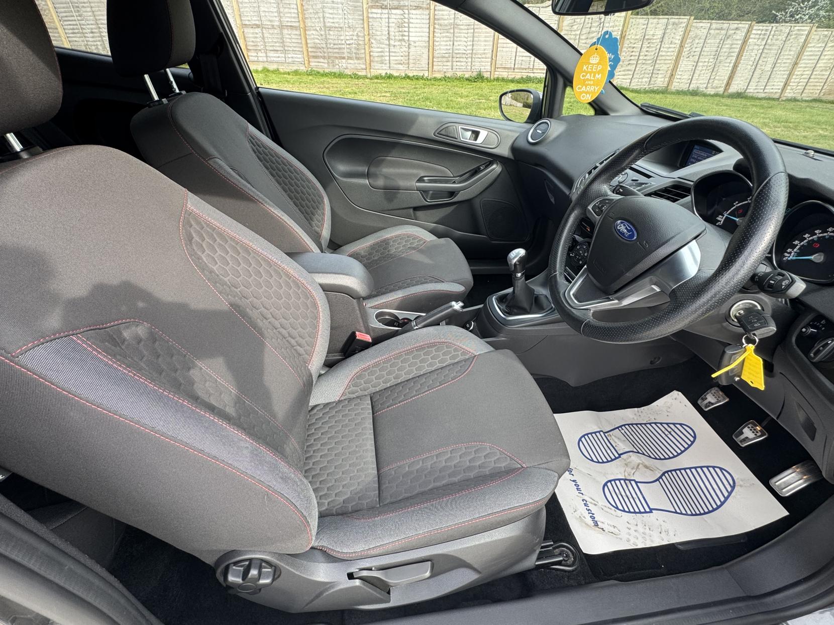 Ford Fiesta 1.0T EcoBoost ST-Line Hatchback 3dr Petrol Manual Euro 6 (s/s) (100 ps)