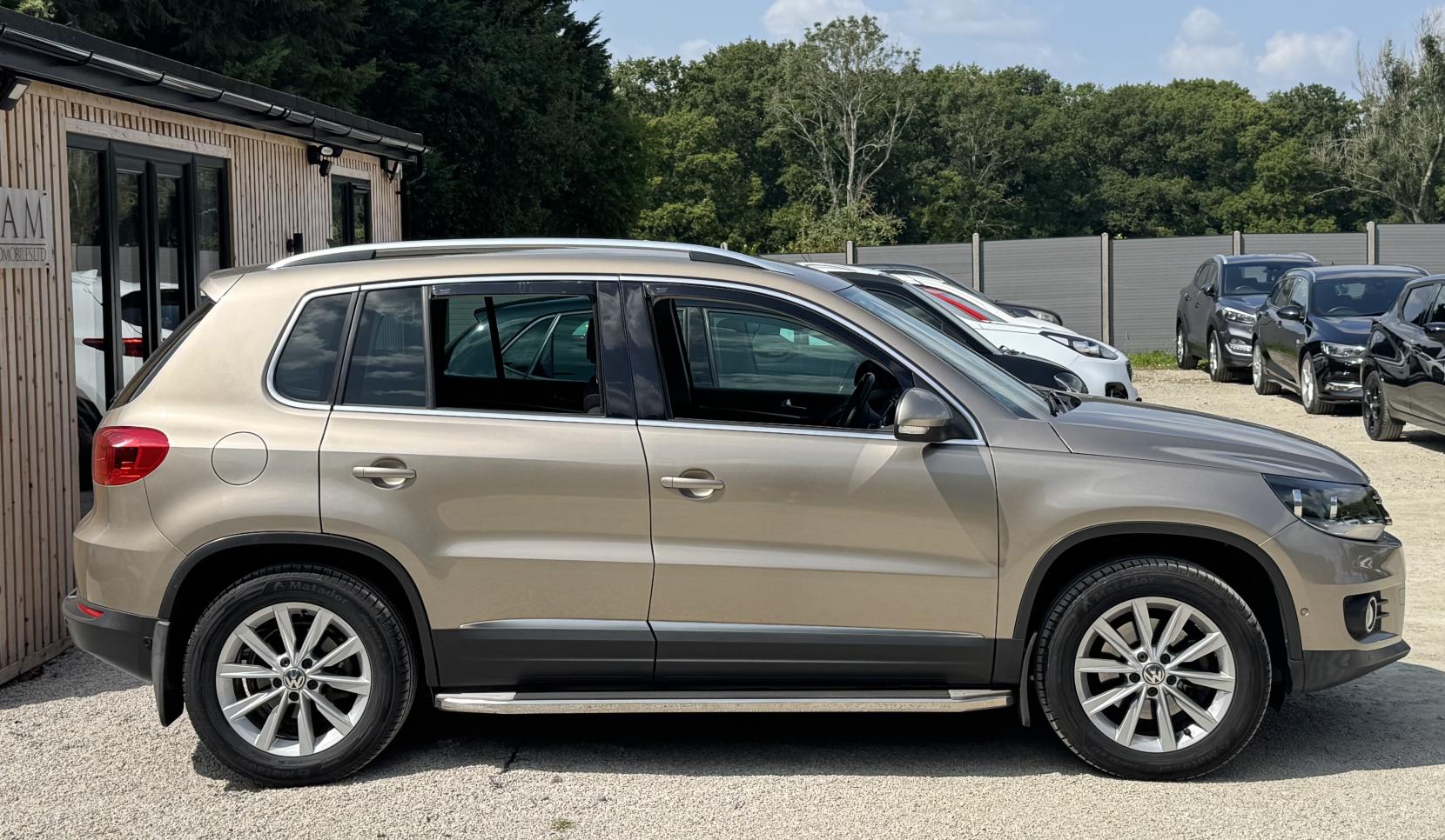 Volkswagen Tiguan 2.0 TDI BlueMotion Tech SE SUV 5dr Diesel DSG 4WD Euro 5 (s/s) (140 ps)