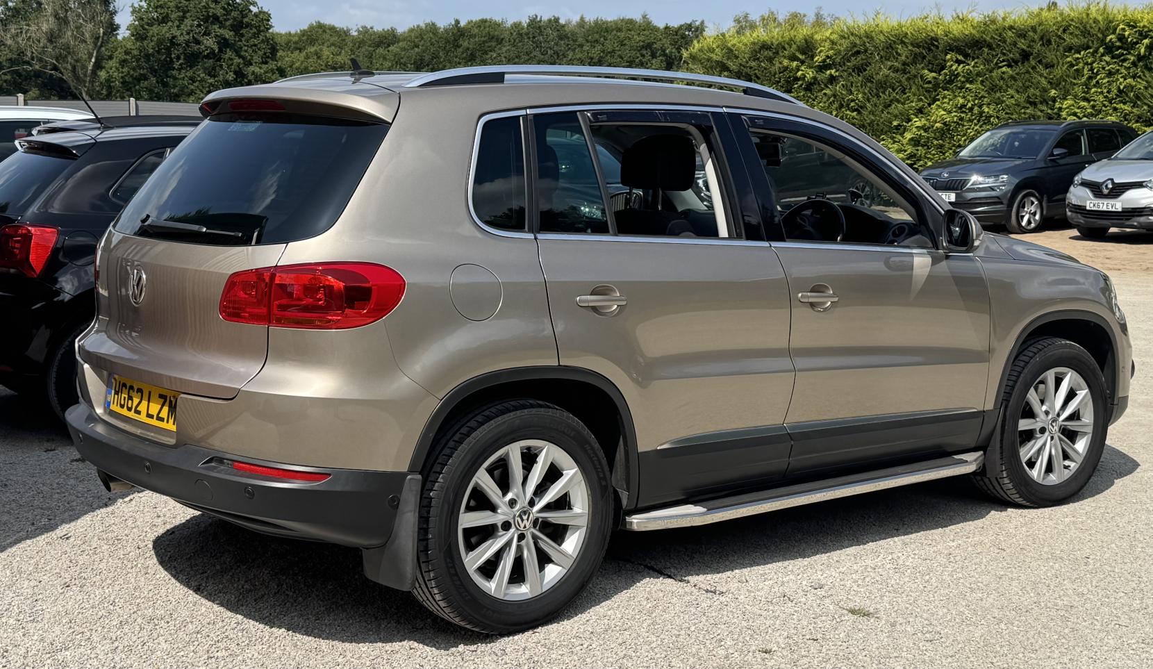 Volkswagen Tiguan 2.0 TDI BlueMotion Tech SE SUV 5dr Diesel DSG 4WD Euro 5 (s/s) (140 ps)