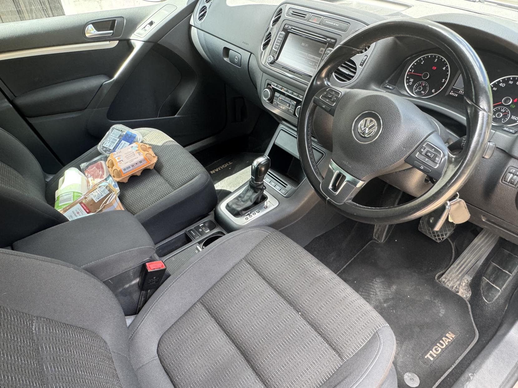 Volkswagen Tiguan 2.0 TDI BlueMotion Tech SE SUV 5dr Diesel DSG 4WD Euro 5 (s/s) (140 ps)