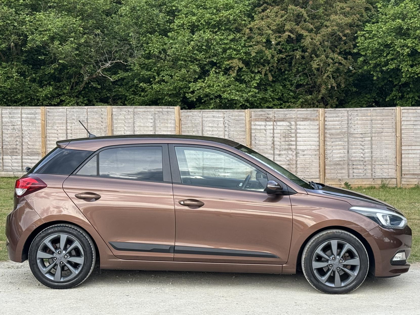 Hyundai i20 1.4 Premium Hatchback 5dr Petrol Auto Euro 6 (100 ps)