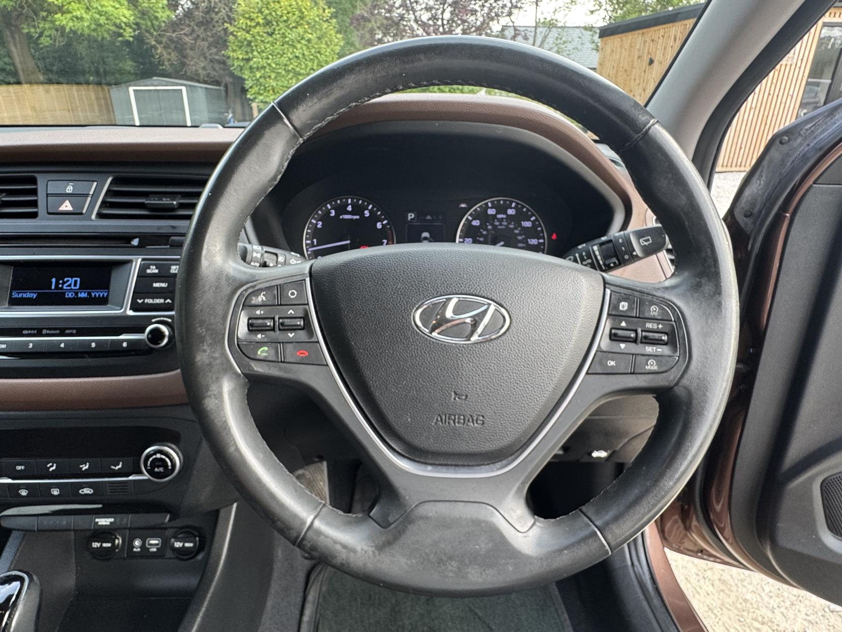 Hyundai i20 1.4 Premium Hatchback 5dr Petrol Auto Euro 6 (100 ps)