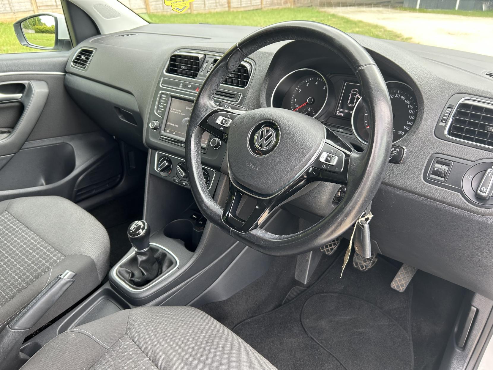 Volkswagen Polo 1.0 BlueMotion Tech SE Hatchback 5dr Petrol Manual Euro 6 (s/s) (75 ps)