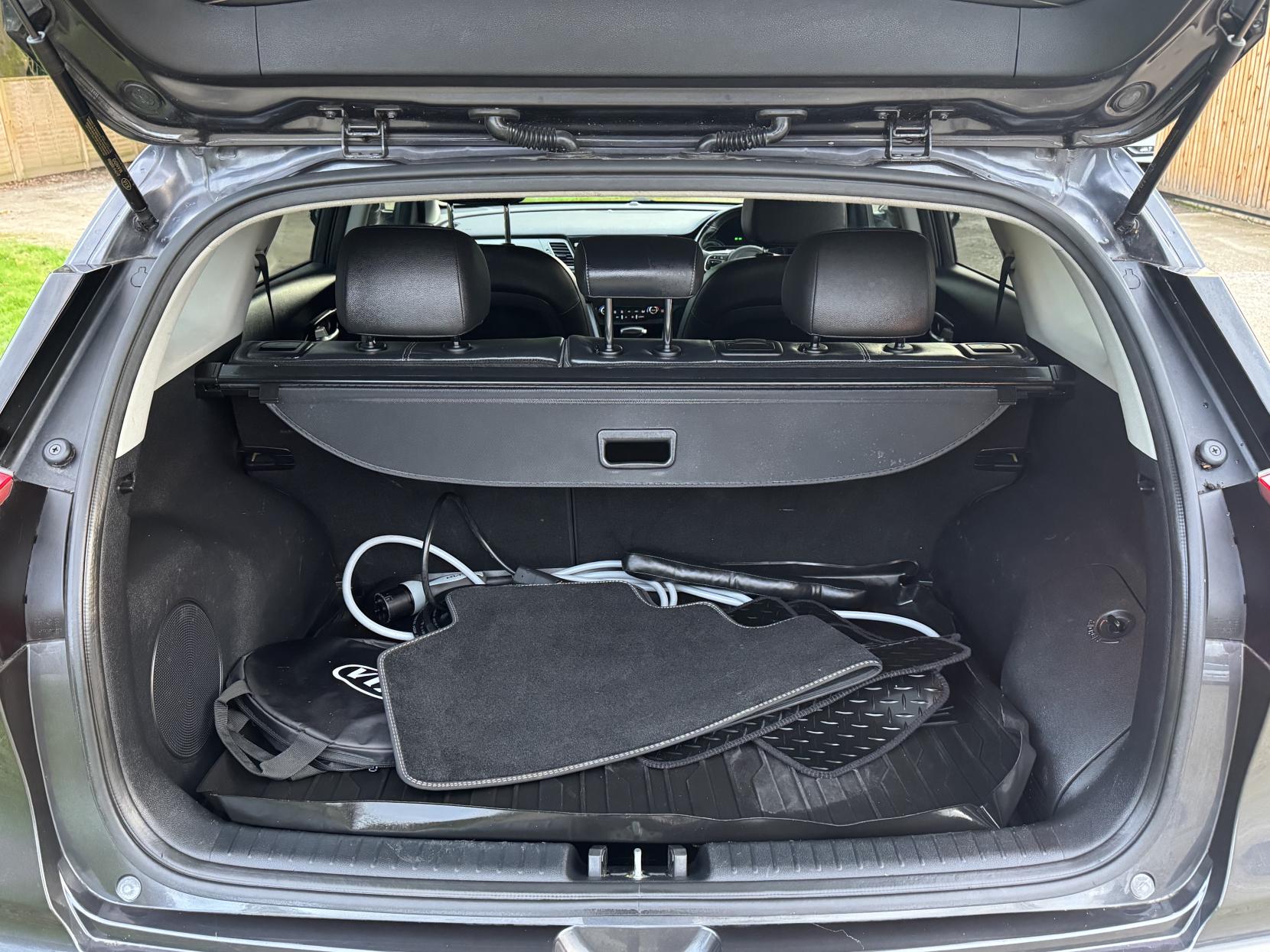 Kia Niro 1.6 GDi 8.9kWh 3 SUV 5dr Petrol Plug-in Hybrid DCT Euro 6 (s/s) (139 bhp)