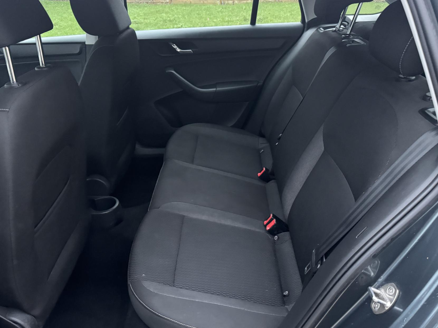 Skoda Rapid Spaceback 1.6 TDI SE Tech Hatchback 5dr Diesel Manual Euro 6 (s/s) (115 ps)