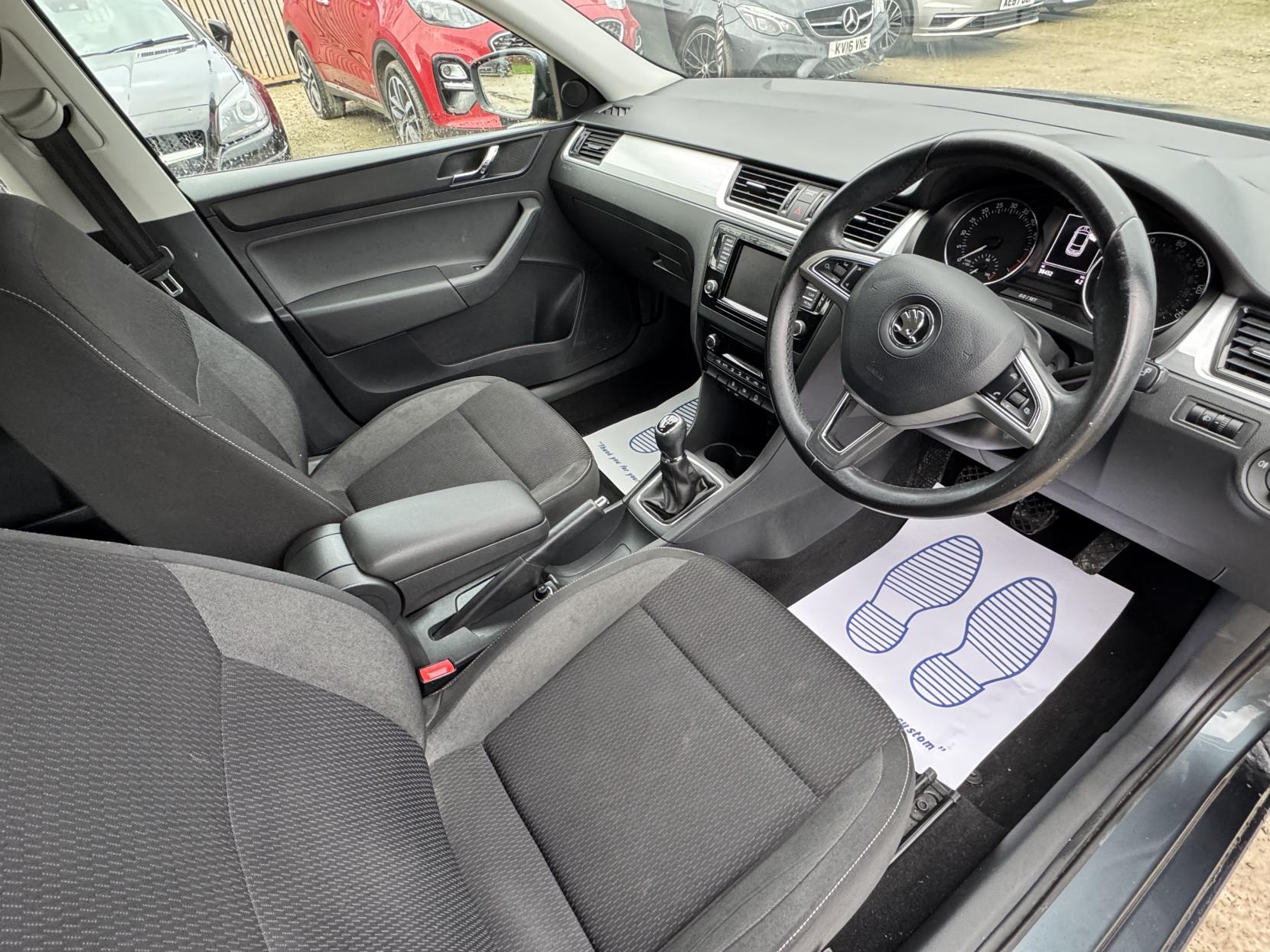 Skoda Rapid Spaceback 1.6 TDI SE Tech Hatchback 5dr Diesel Manual Euro 6 (s/s) (115 ps)