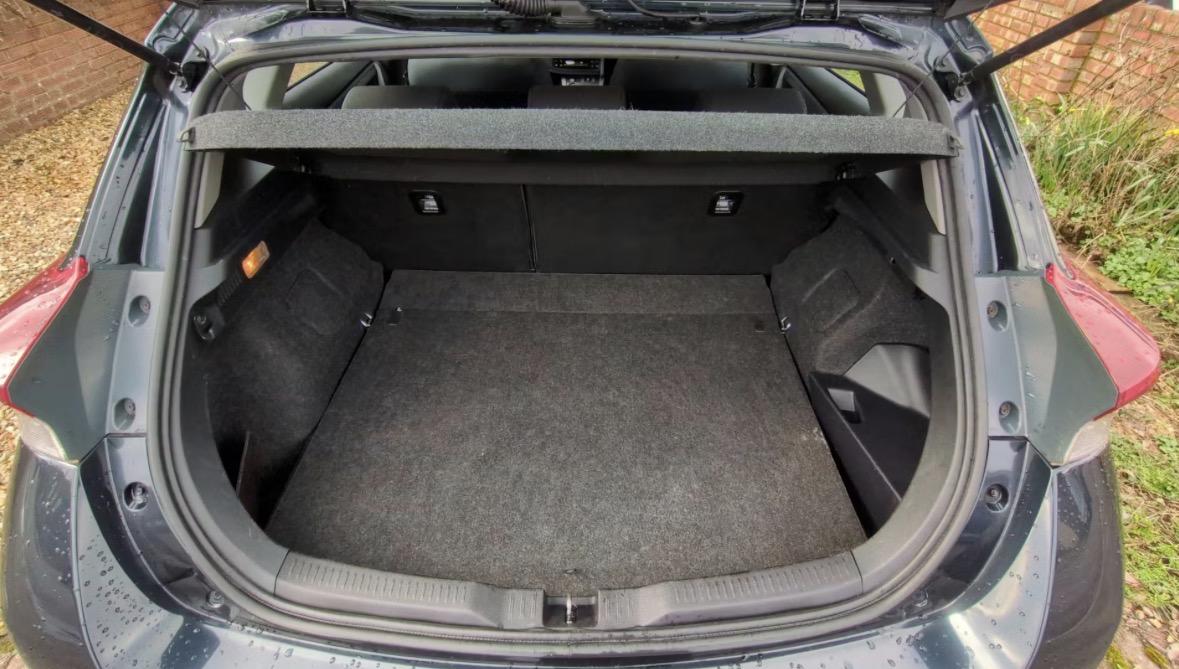 Toyota Auris 1.8 VVT-h Business Edition Hatchback 5dr Petrol Hybrid CVT Euro 6 (s/s) (136 ps)