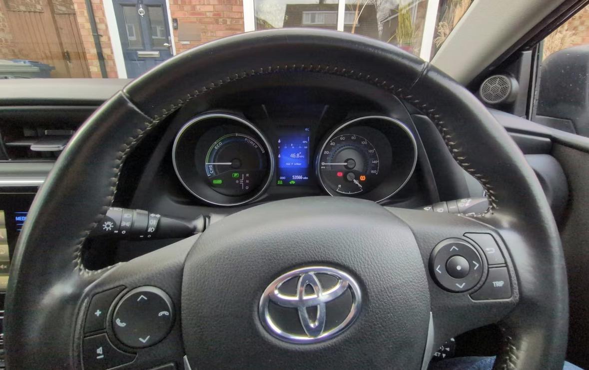 Toyota Auris 1.8 VVT-h Business Edition Hatchback 5dr Petrol Hybrid CVT Euro 6 (s/s) (136 ps)