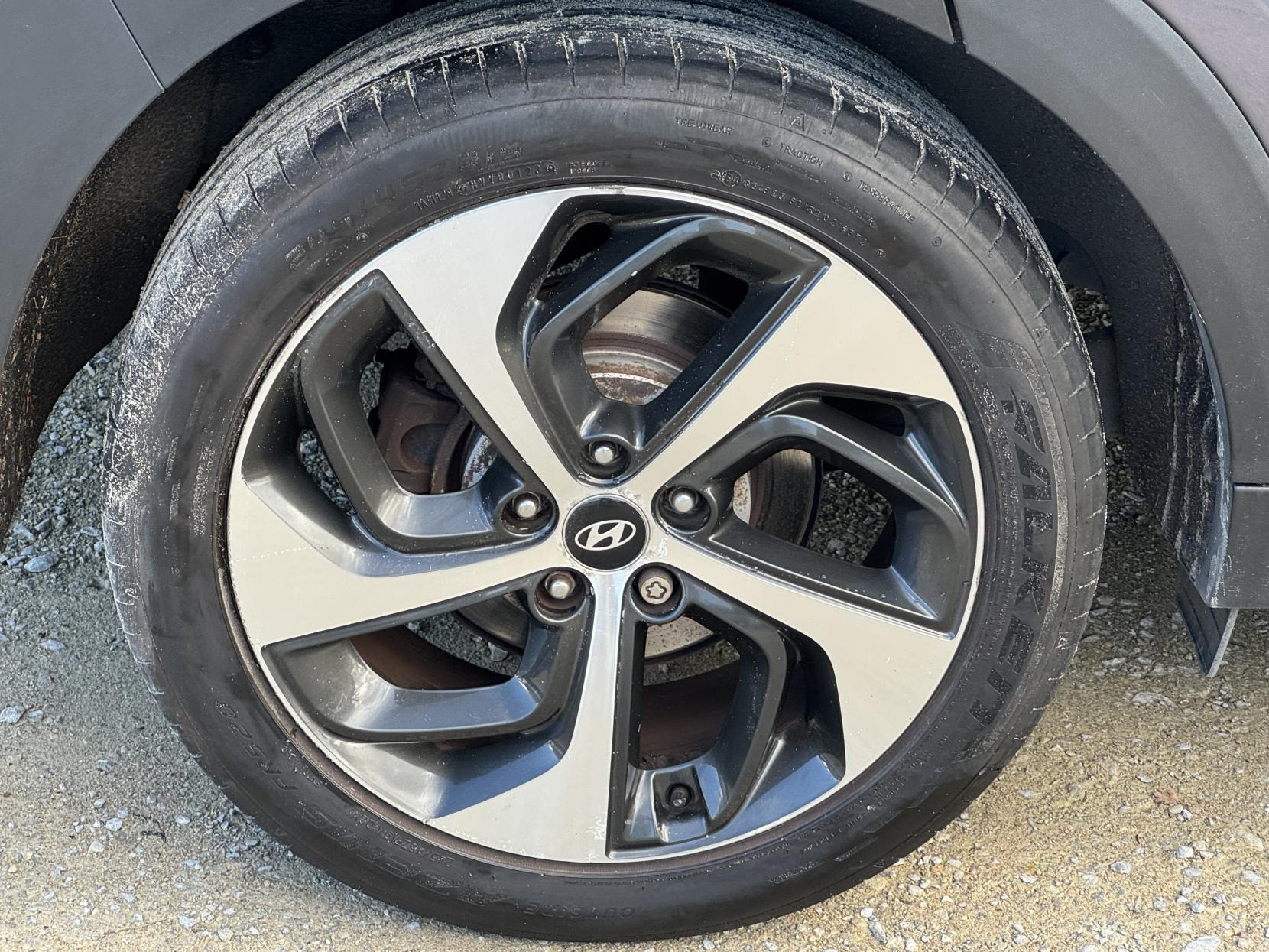 Hyundai TUCSON 2.0 CRDi Blue Drive Premium SUV 5dr Diesel Manual Euro 6 (s/s) (136 ps)