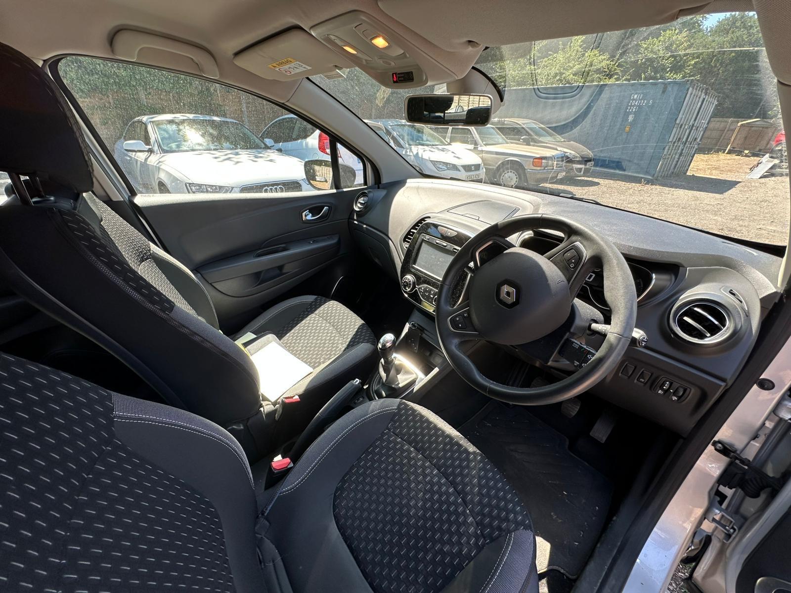 Renault Captur 0.9 TCe ENERGY Dynamique Nav SUV 5dr Petrol Manual Euro 6 (s/s) (90 ps)