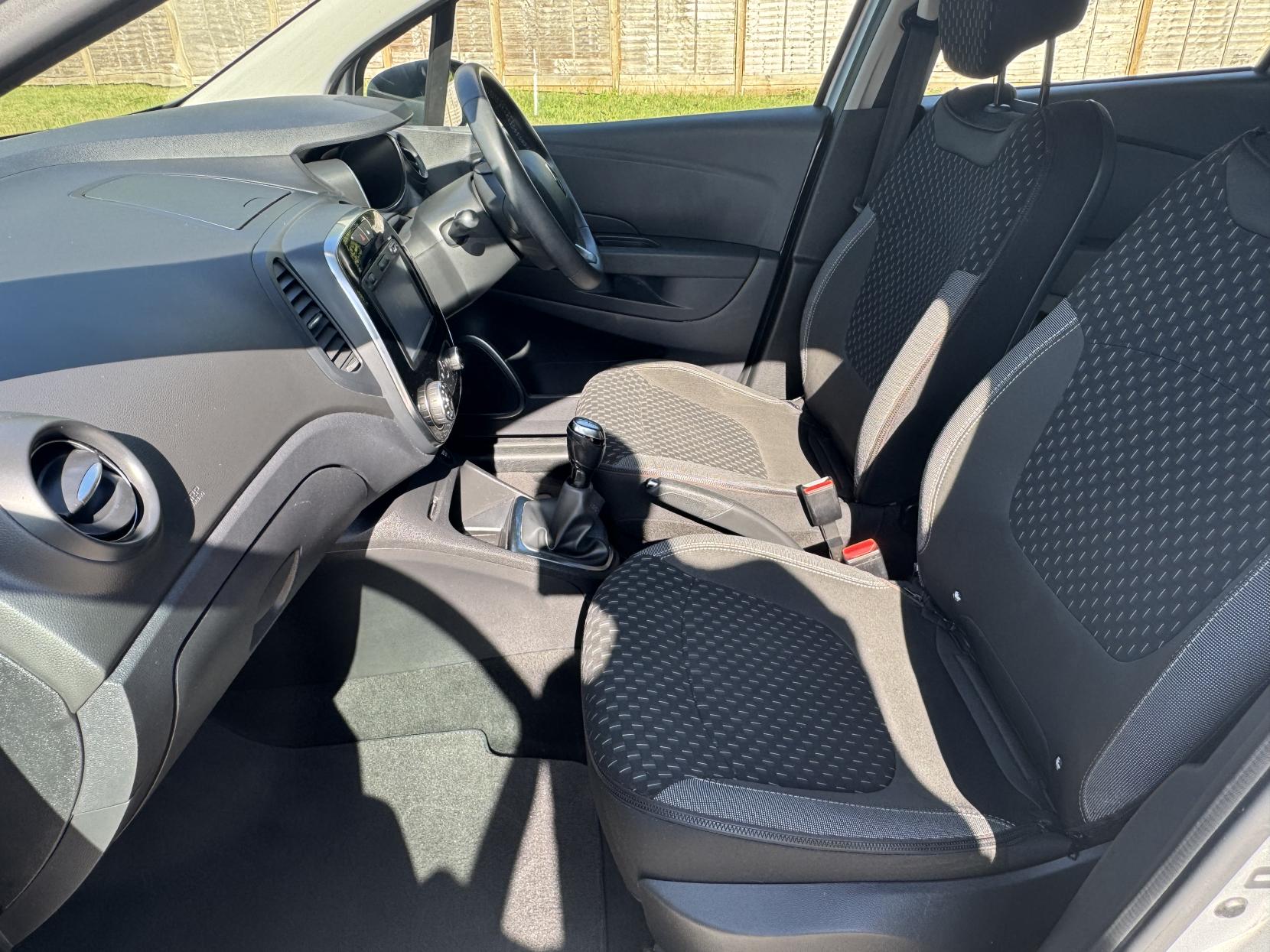 Renault Captur 0.9 TCe ENERGY Dynamique Nav SUV 5dr Petrol Manual Euro 6 (s/s) (90 ps)