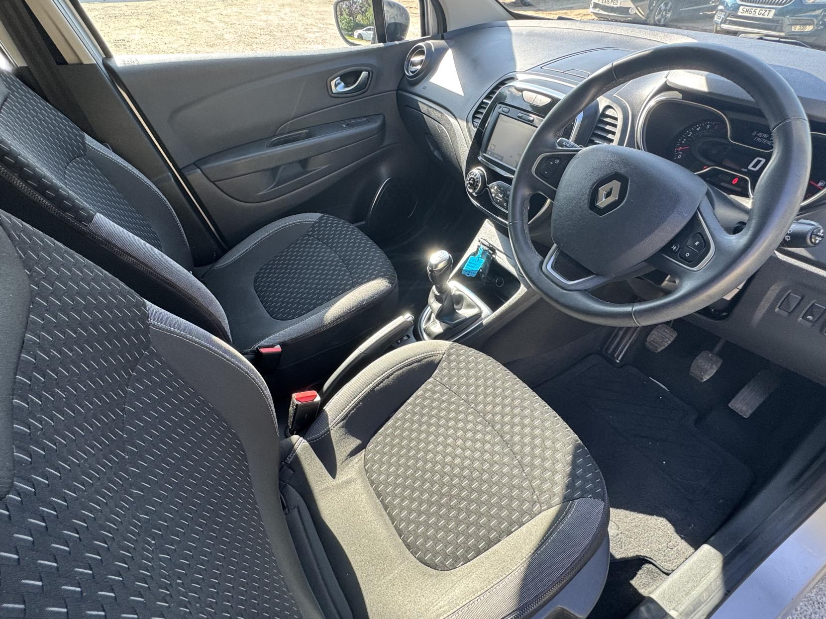 Renault Captur 0.9 TCe ENERGY Dynamique Nav SUV 5dr Petrol Manual Euro 6 (s/s) (90 ps)