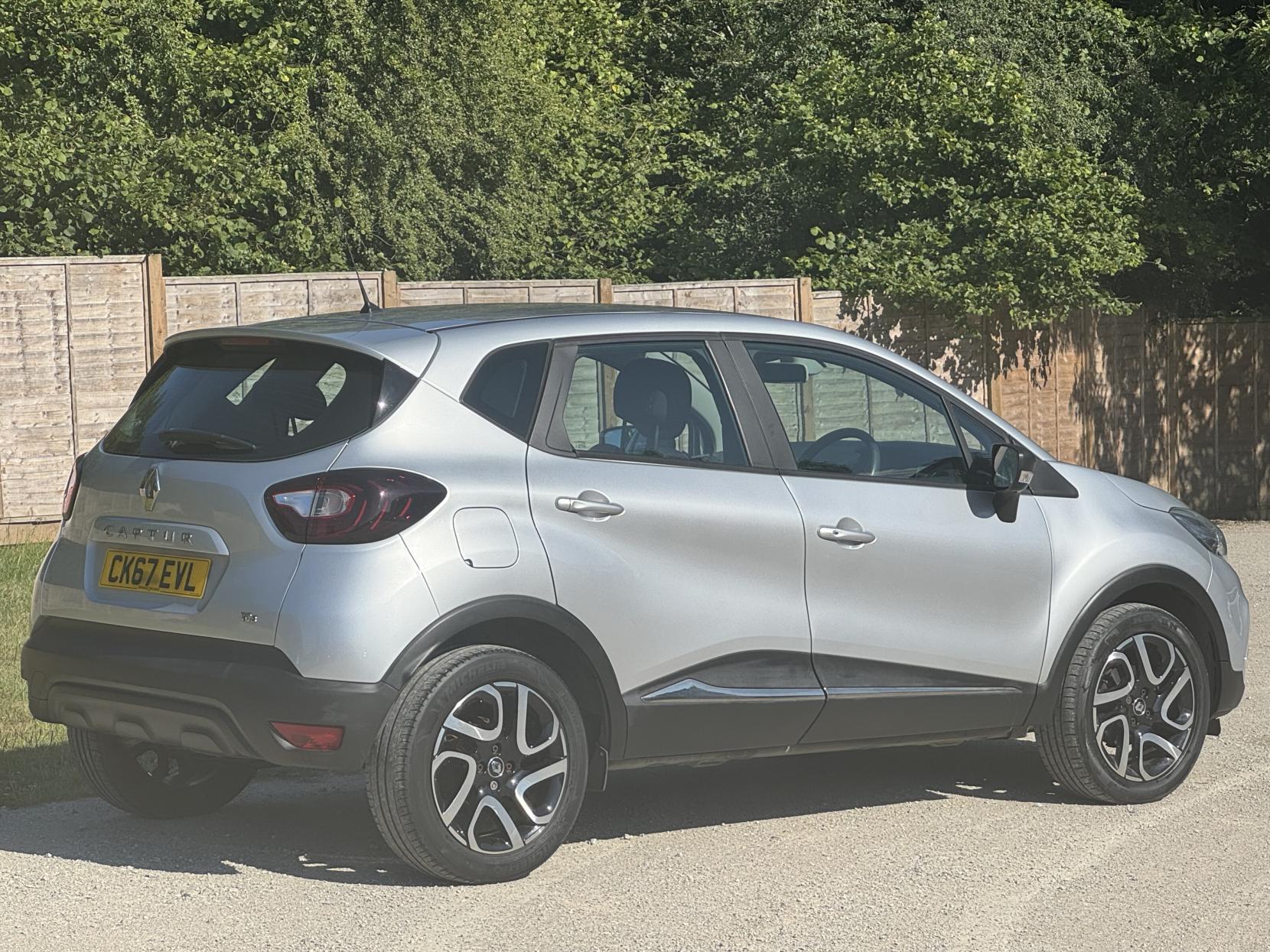 Renault Captur 0.9 TCe ENERGY Dynamique Nav SUV 5dr Petrol Manual Euro 6 (s/s) (90 ps)