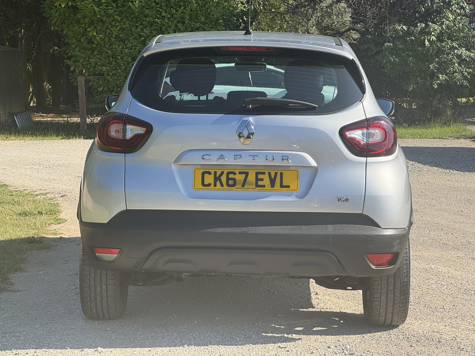 Renault Captur 0.9 TCe ENERGY Dynamique Nav SUV 5dr Petrol Manual Euro 6 (s/s) (90 ps)