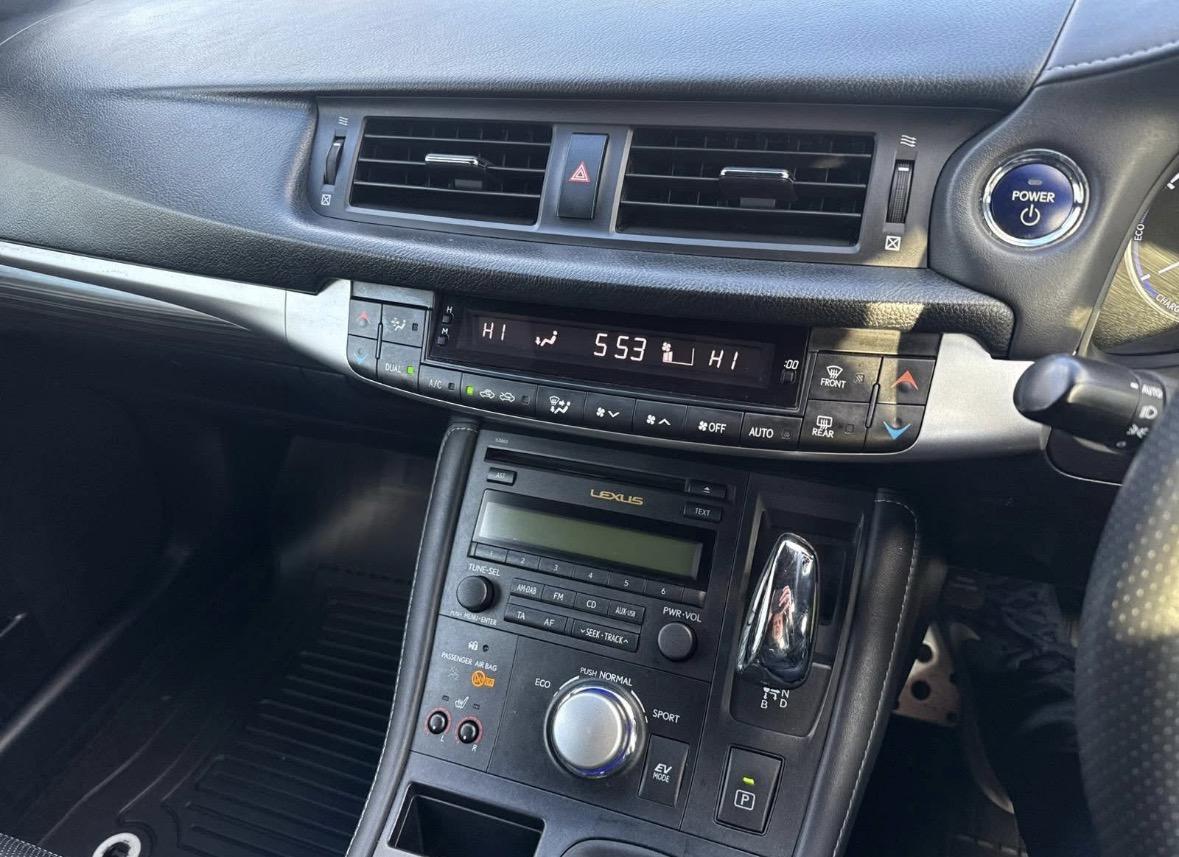 Lexus CT 1.8 200h F Sport Hatchback 5dr Petrol Hybrid CVT Euro 5 (s/s) (136 ps)