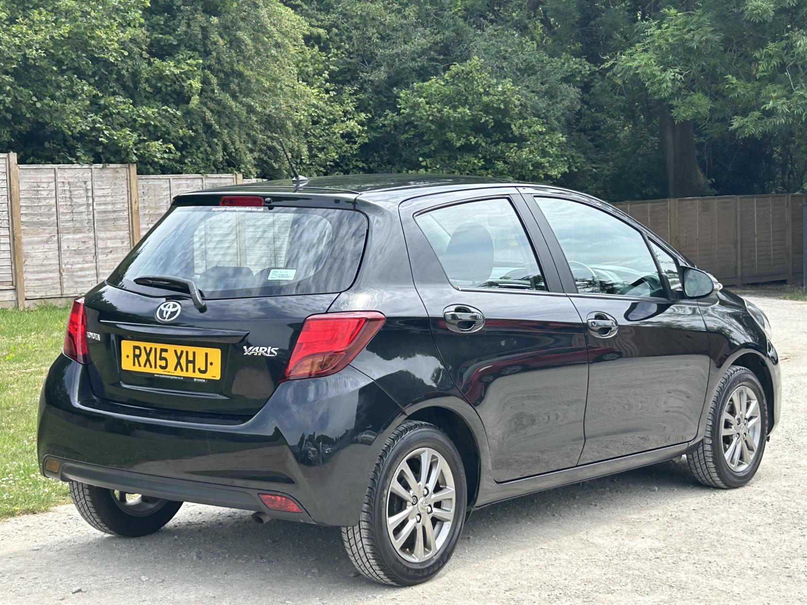 Toyota Yaris 1.33 Dual VVT-i Icon Hatchback 5dr Petrol Manual Euro 5 Euro 5 (99 ps)