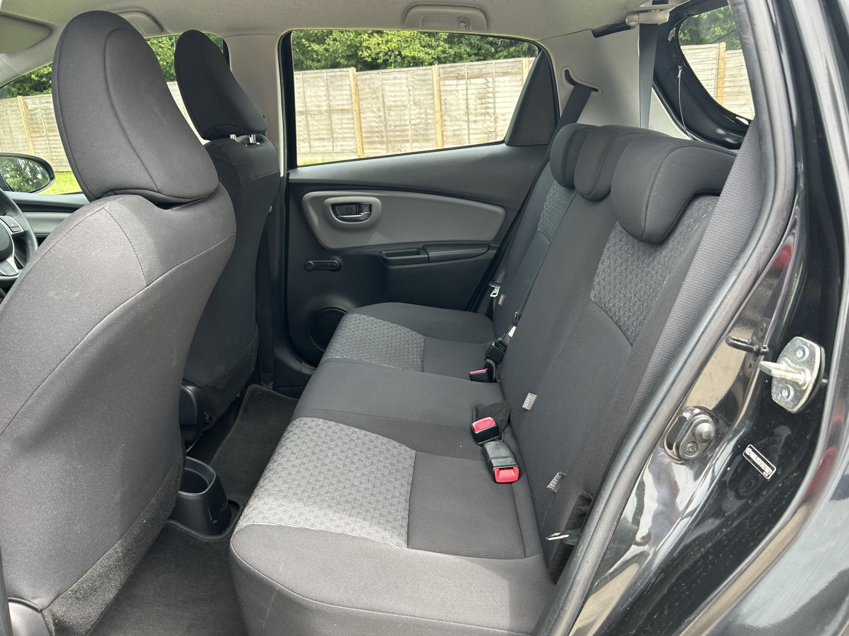Toyota Yaris 1.33 Dual VVT-i Icon Hatchback 5dr Petrol Manual Euro 5 Euro 5 (99 ps)