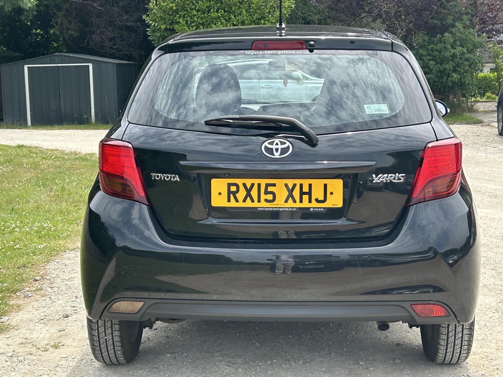 Toyota Yaris 1.33 Dual VVT-i Icon Hatchback 5dr Petrol Manual Euro 5 Euro 5 (99 ps)
