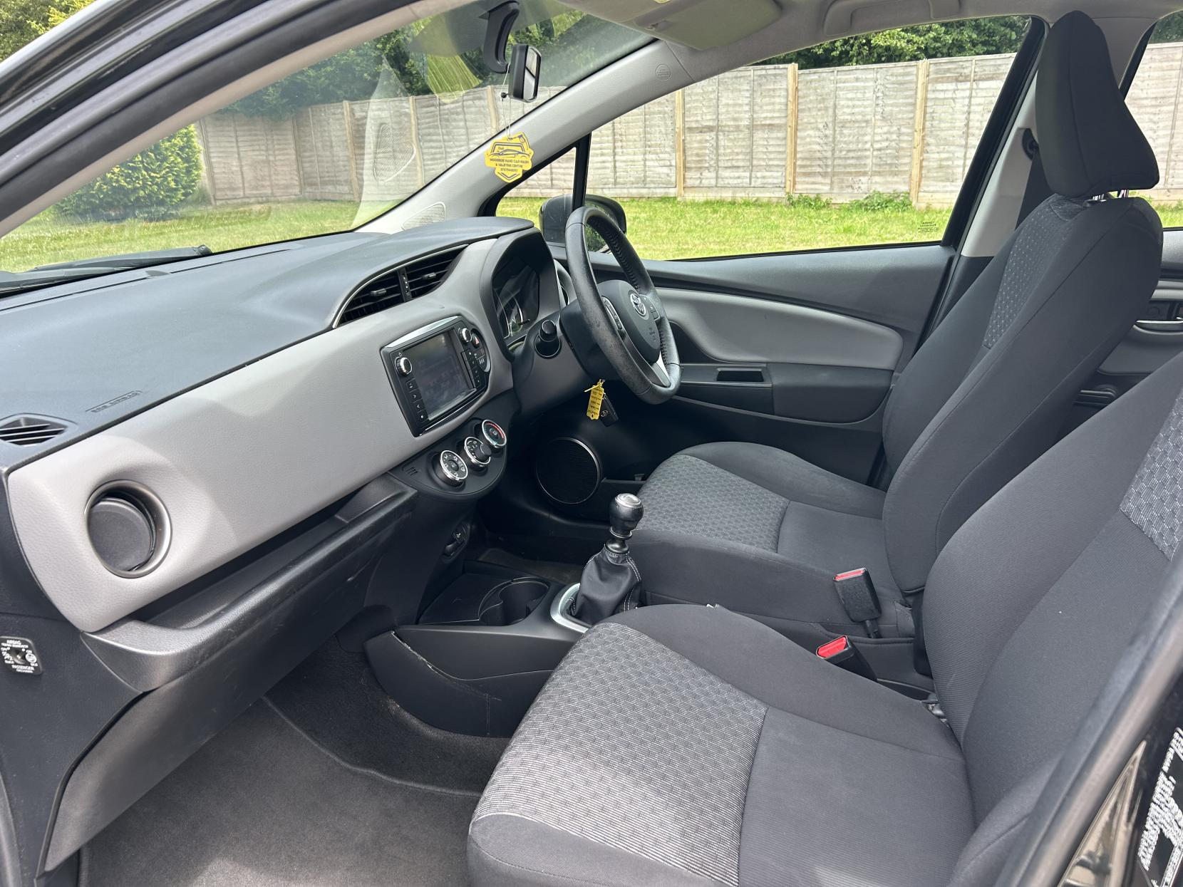 Toyota Yaris 1.33 Dual VVT-i Icon Hatchback 5dr Petrol Manual Euro 5 Euro 5 (99 ps)