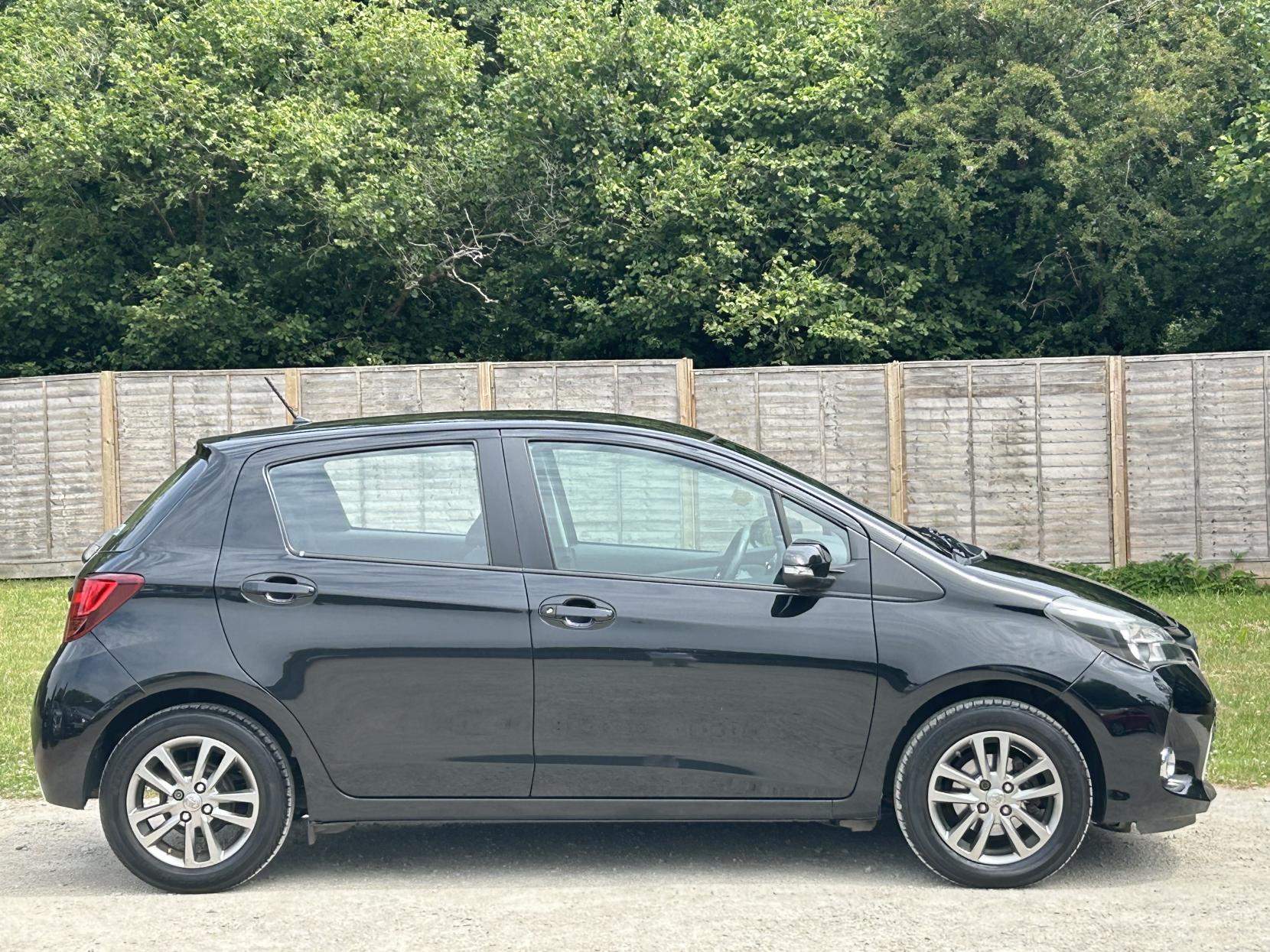 Toyota Yaris 1.33 Dual VVT-i Icon Hatchback 5dr Petrol Manual Euro 5 Euro 5 (99 ps)
