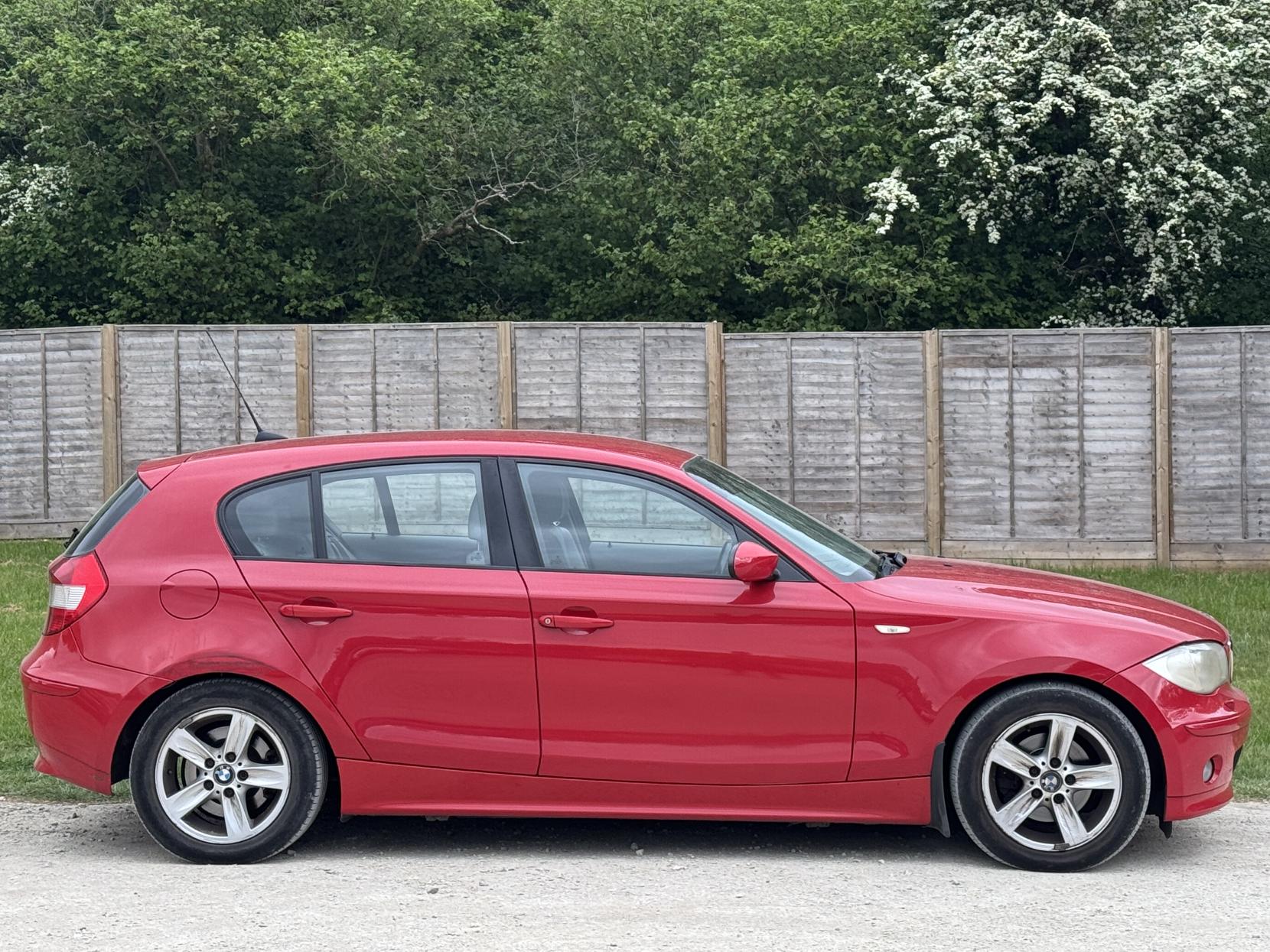 BMW 1 Series 2.0 120d Sport Hatchback 5dr Diesel Steptronic Euro 4 (163 ps)
