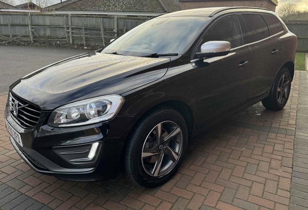 Volvo XC60 2.4 D5 R-Design Nav SUV 5dr Diesel Auto AWD Euro 6 (s/s) (220 ps)