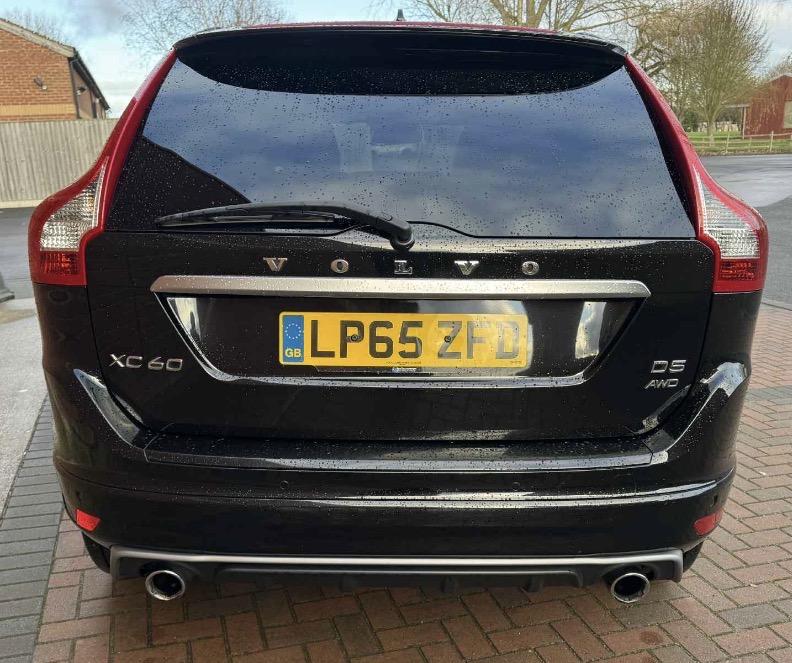 Volvo XC60 2.4 D5 R-Design Nav SUV 5dr Diesel Auto AWD Euro 6 (s/s) (220 ps)