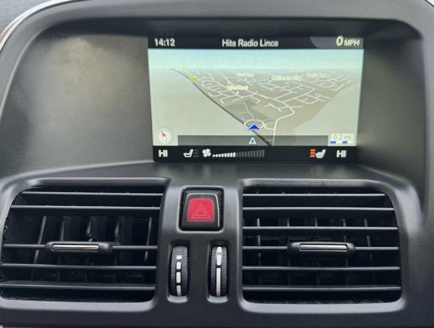 Volvo XC60 2.4 D5 R-Design Nav SUV 5dr Diesel Auto AWD Euro 6 (s/s) (220 ps)