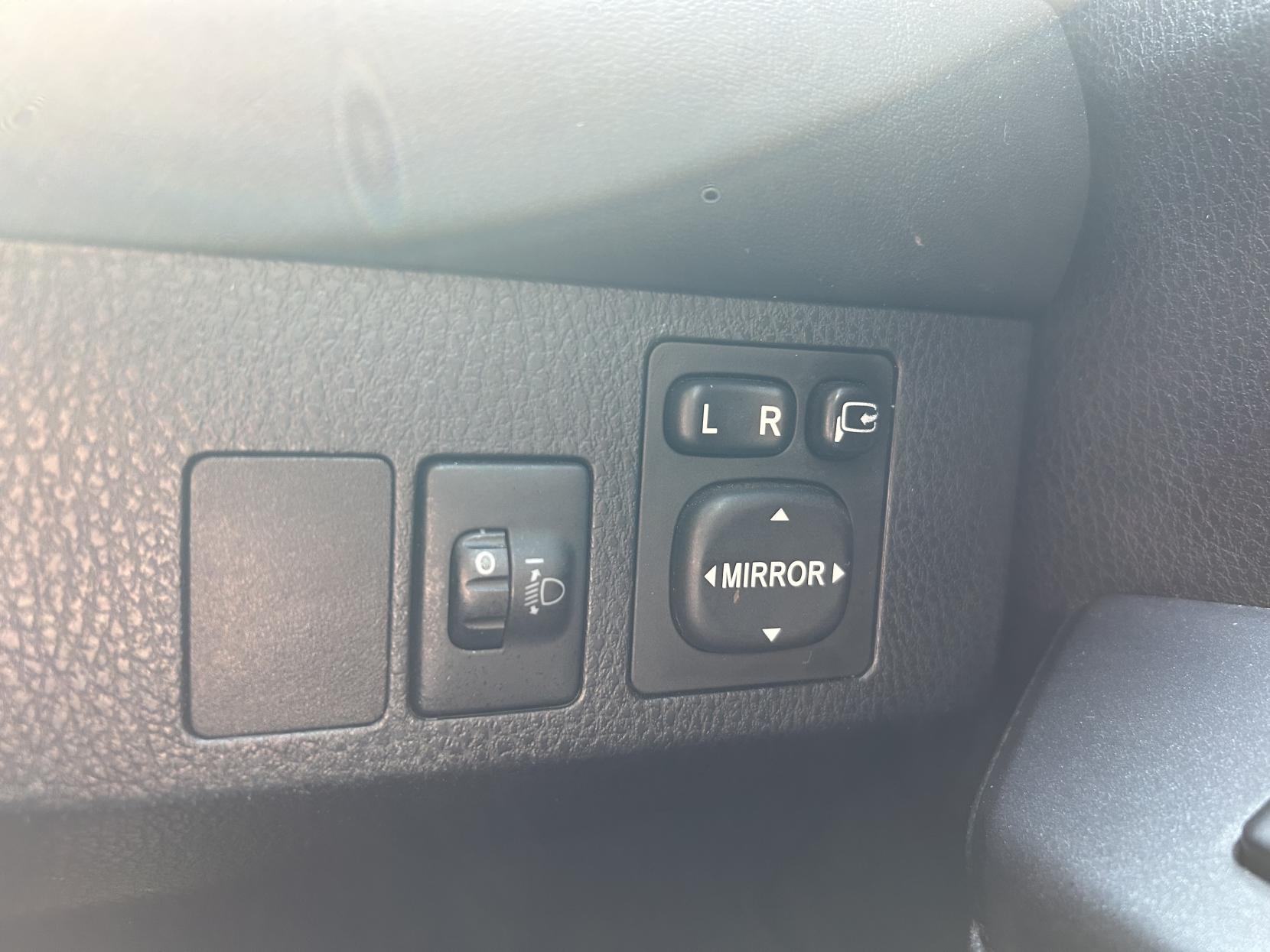 Toyota RAV4 2.0 D-4D Business Edition SUV 5dr Diesel Manual Euro 6 (s/s) (143 ps)
