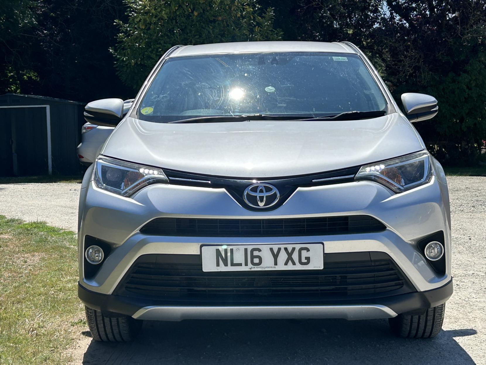 Toyota RAV4 2.0 D-4D Business Edition SUV 5dr Diesel Manual Euro 6 (s/s) (143 ps)