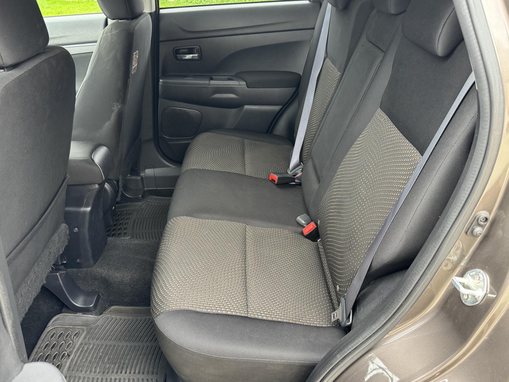 Mitsubishi ASX 1.6 3 SUV 5dr Petrol Manual Euro 5 (117 ps)