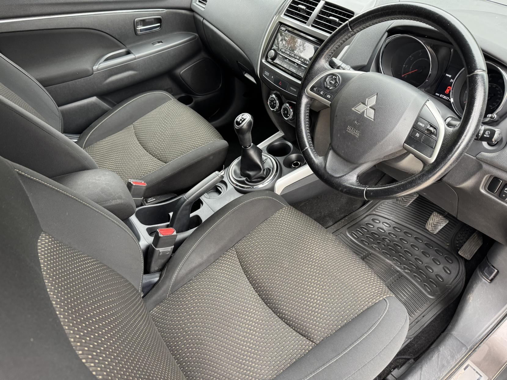 Mitsubishi ASX 1.6 3 SUV 5dr Petrol Manual Euro 5 (117 ps)