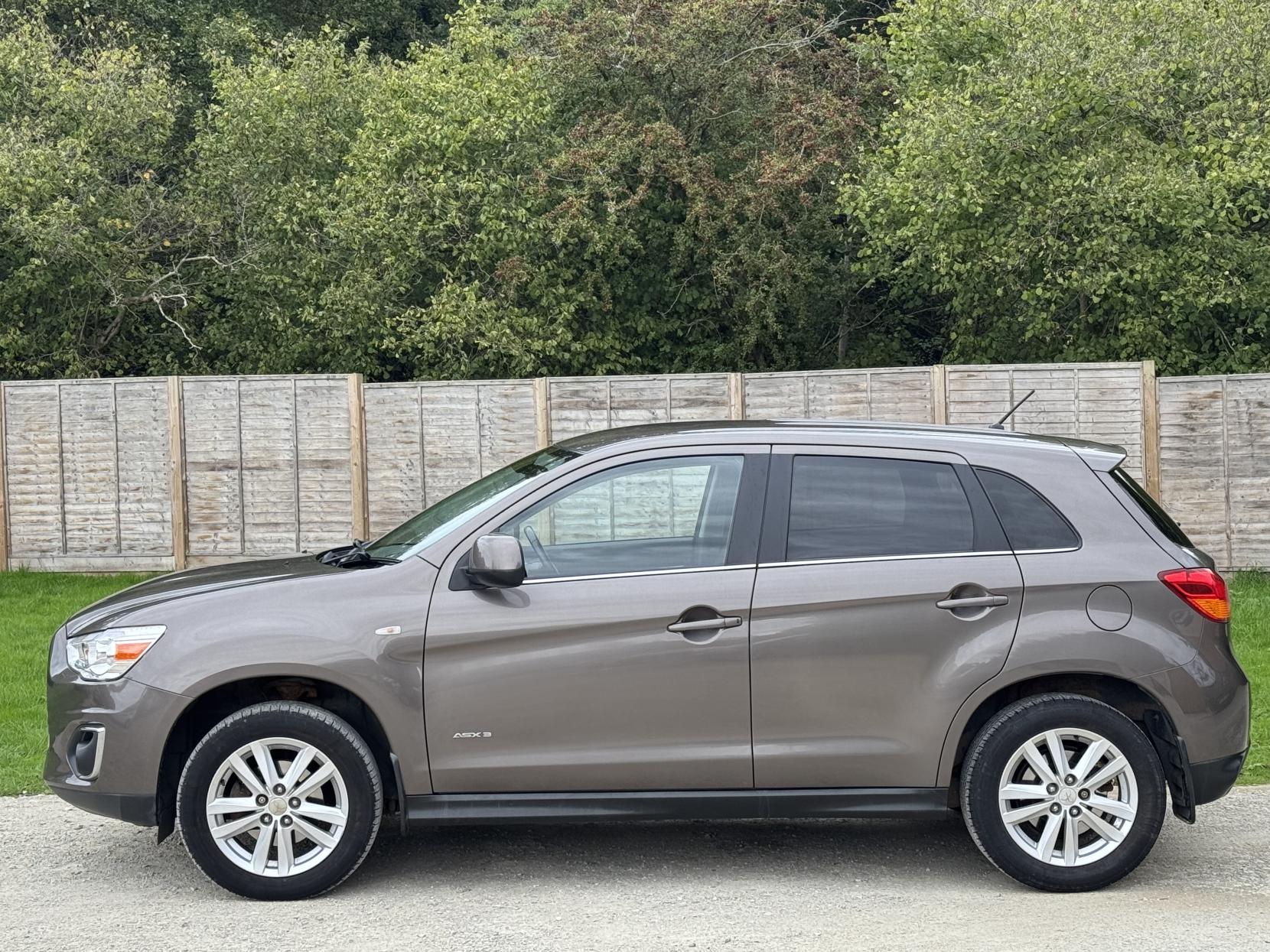 Mitsubishi ASX 1.6 3 SUV 5dr Petrol Manual Euro 5 (117 ps)