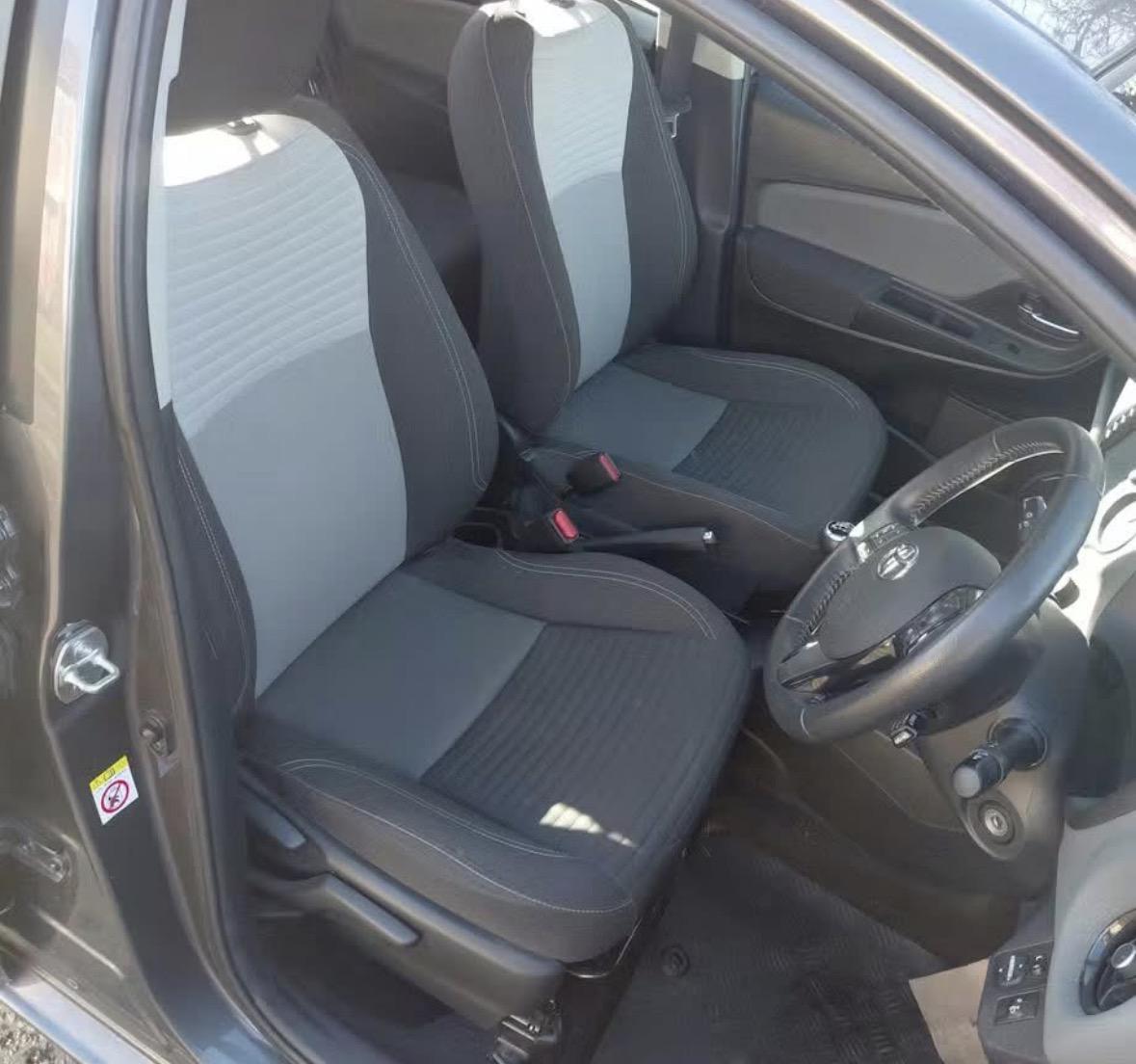 Toyota Yaris 1.5 VVT-i Icon Tech Hatchback 5dr Petrol Manual Euro 6 (111 ps)