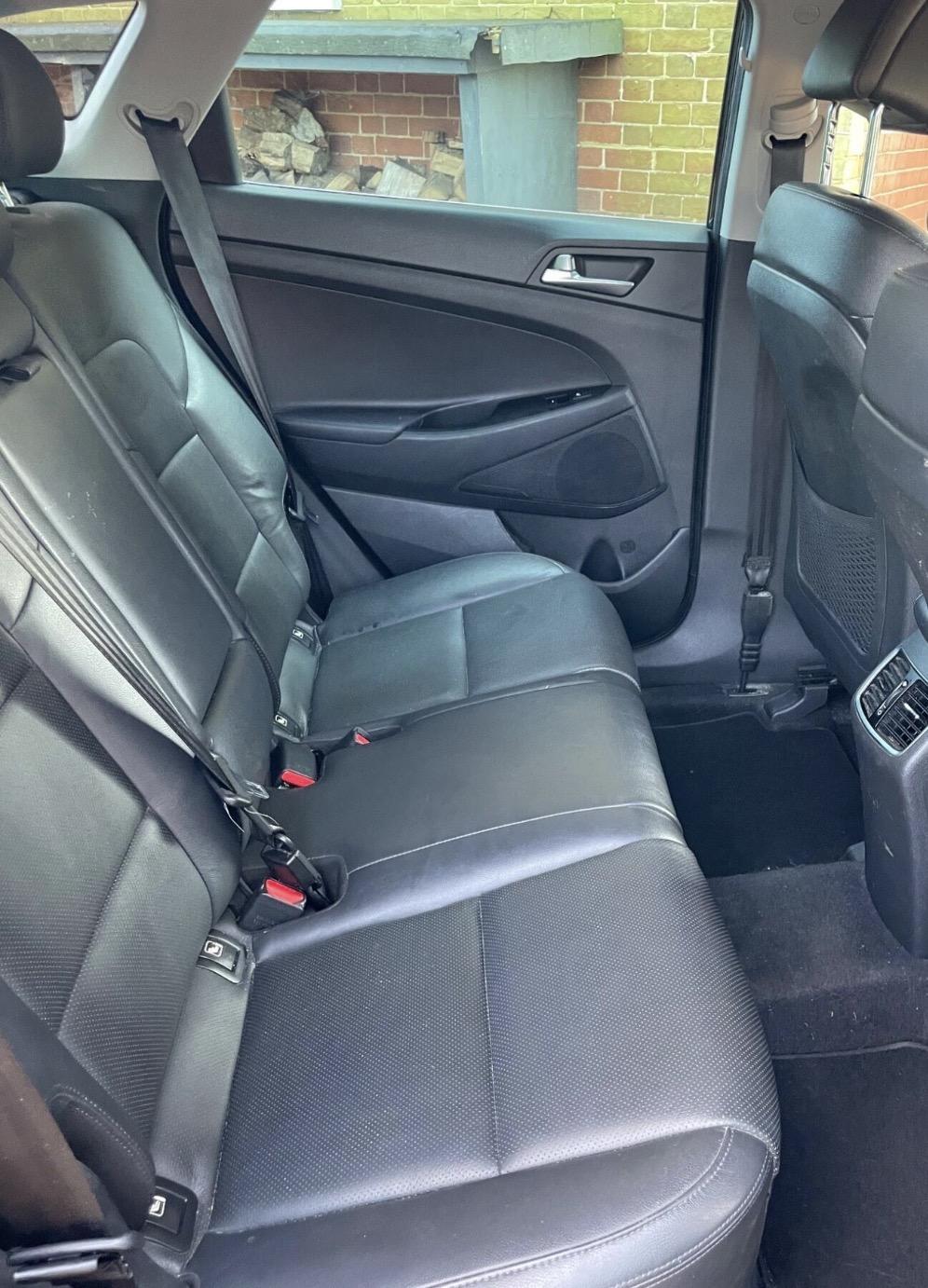 Hyundai TUCSON 1.7 CRDi Blue Drive Premium SUV 5dr Diesel DCT Euro 6 (s/s) (141 ps)