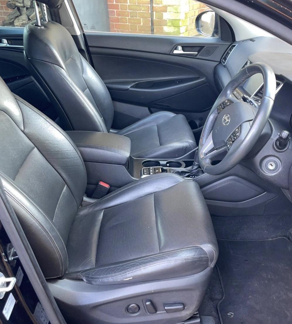 Hyundai TUCSON 1.7 CRDi Blue Drive Premium SUV 5dr Diesel DCT Euro 6 (s/s) (141 ps)