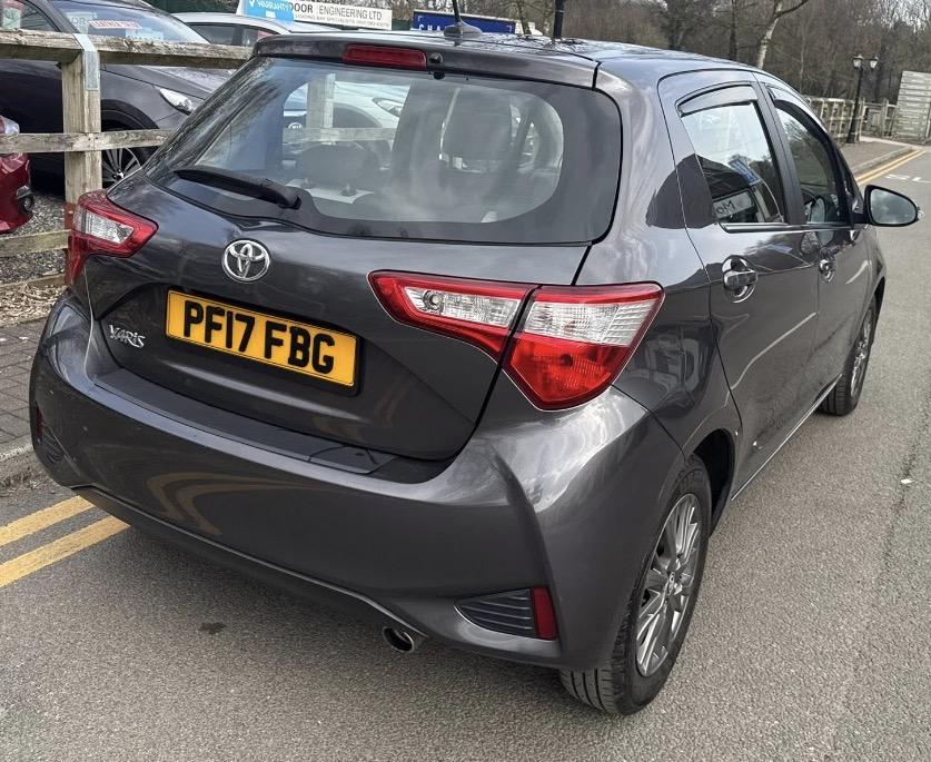 Toyota Yaris 1.5 VVT-i Icon Hatchback 5dr Petrol Manual Euro 6 (111 ps)