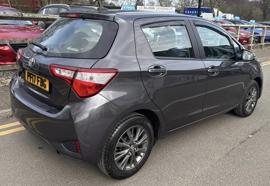 Toyota Yaris 1.5 VVT-i Icon Hatchback 5dr Petrol Manual Euro 6 (111 ps)